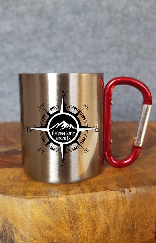 Personalisierbare Edelstahltasse - Adventure awaits - Geschenk - reisen - Wald - Outdoor - Camping - Mug - Mountain - Berge - Biking -hiking
