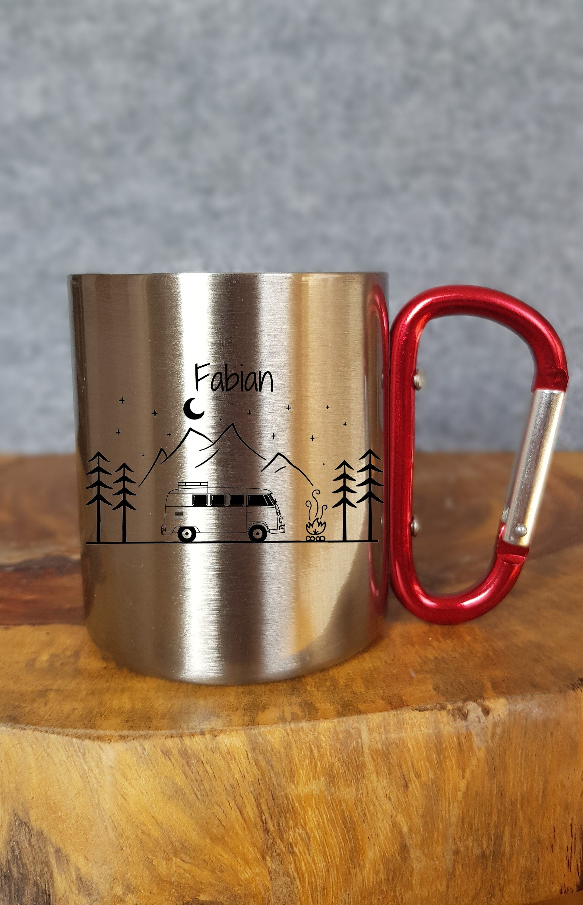 Personalisierbare Tasse - Emaille - Edelstahl - Bergsilhouette - Outdoor - Wandern - Geschenk - Karabiner