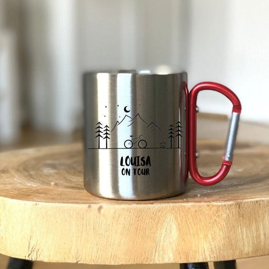 Personalisierbare Tasse - Edelstahl - Fahrrad - Name on tour - Outdoor - Wandern - Geschenk - Karabiner - Landschaft