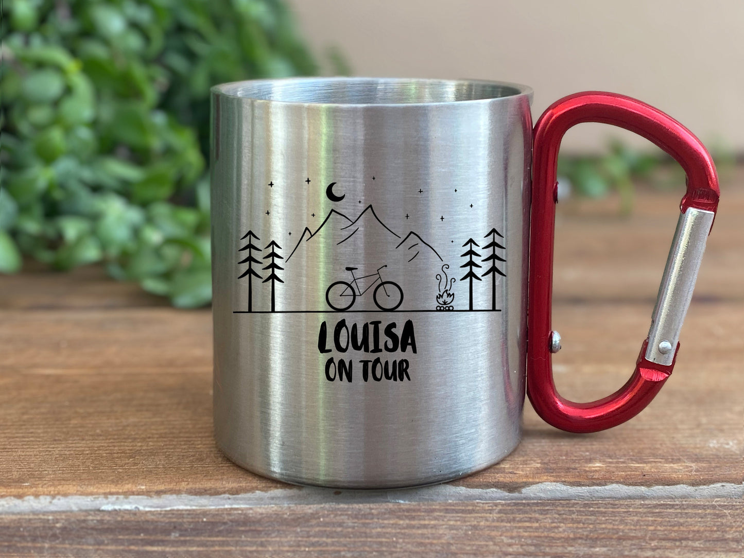Personalisierbare Tasse - Edelstahl - Fahrrad - Name on tour - Outdoor - Wandern - Geschenk - Karabiner - Landschaft