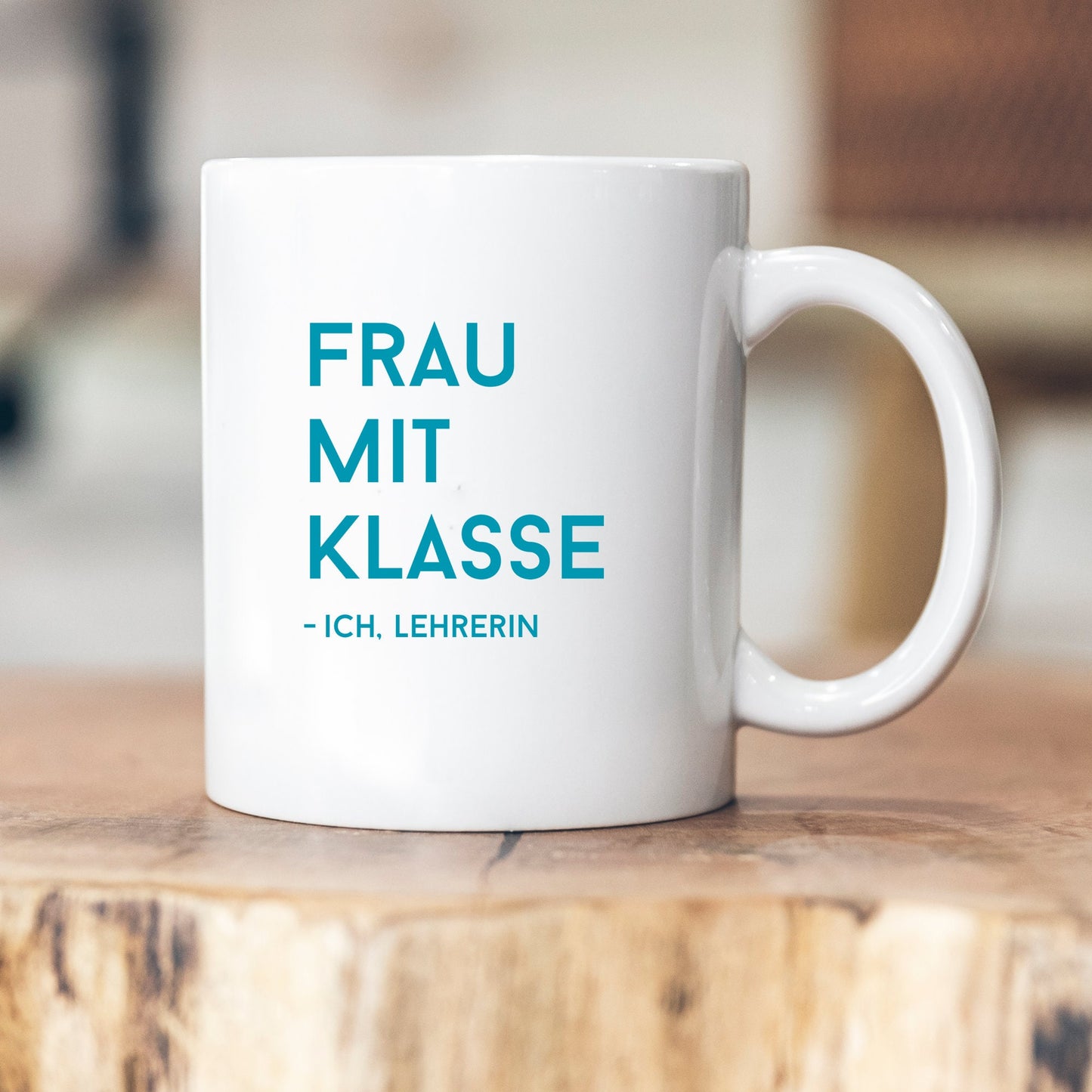 Lustige Lehrerin-Tasse - Ich bin eine Frau mit Klasse - Geschenkidee für Lehrerin - personalisiert