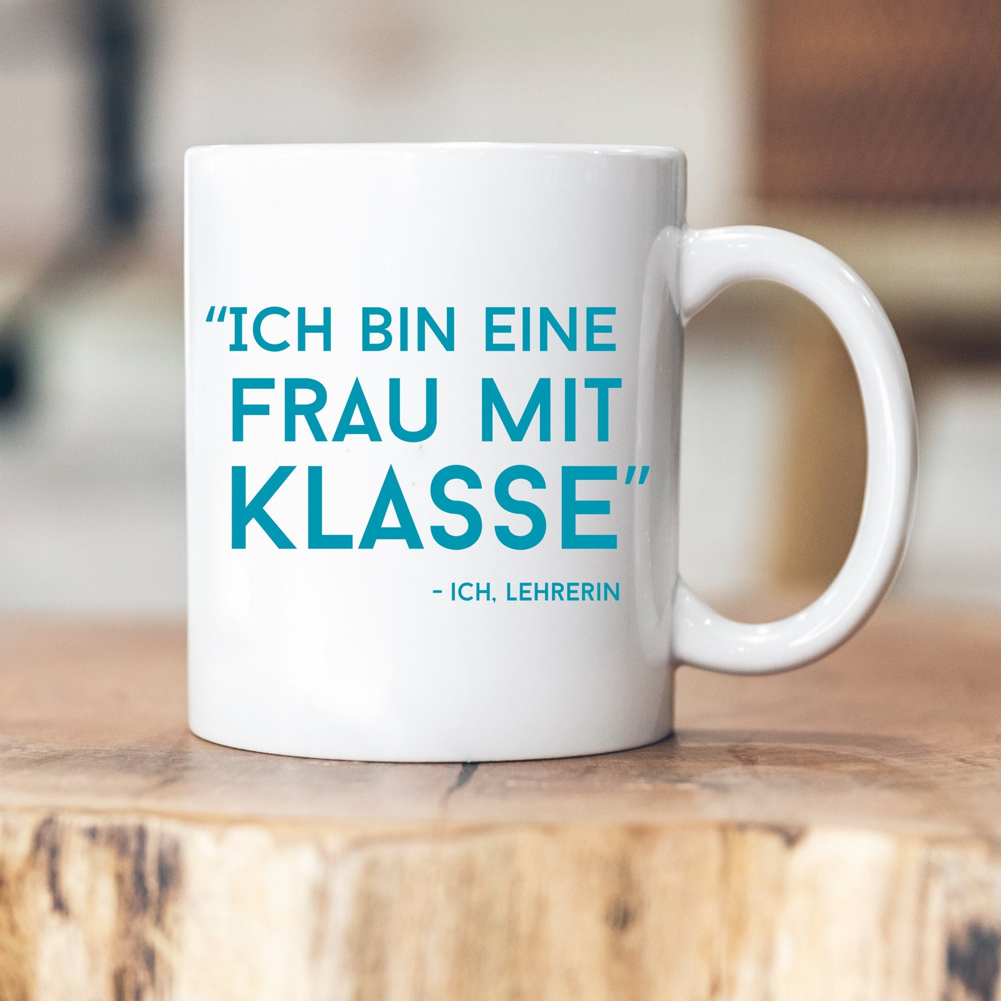Lustige Lehrerin-Tasse - Ich bin eine Frau mit Klasse - Geschenkidee für Lehrerin - personalisiert