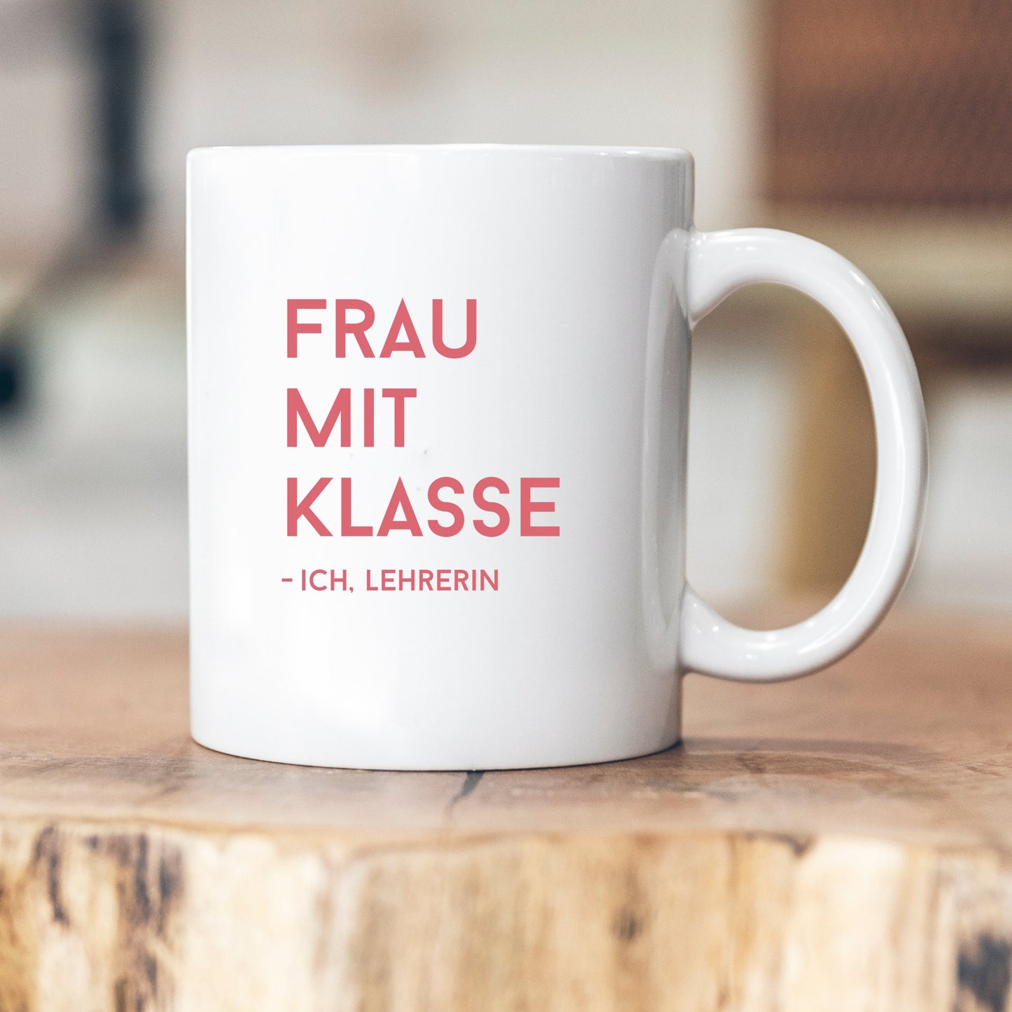 Lustige Lehrerin-Tasse - Ich bin eine Frau mit Klasse - Geschenkidee für Lehrerin - personalisiert